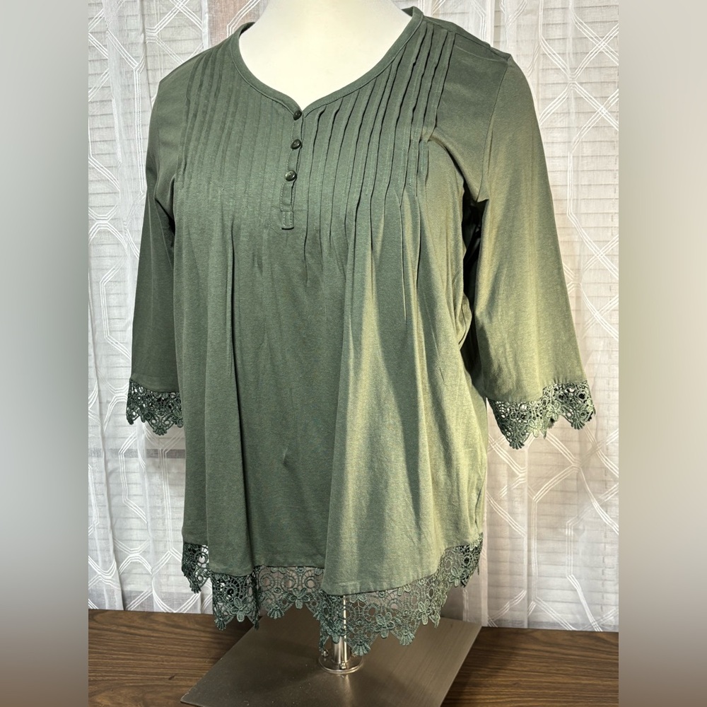 Adriana Dalafield XX Green Lace Trim Women's Top 3/4 L sleeveless 30”L 27” p2p